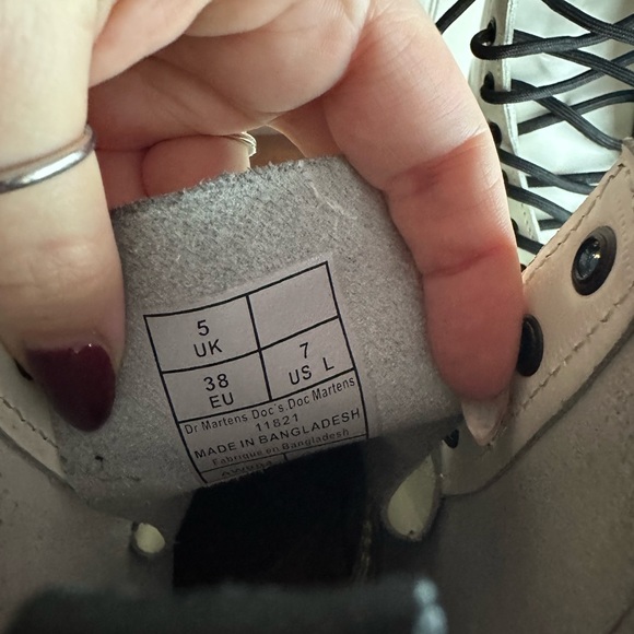 Doc Martens 1460 SMOOTH LEATHER LACE UP BOOTS - Picture 3 of 16